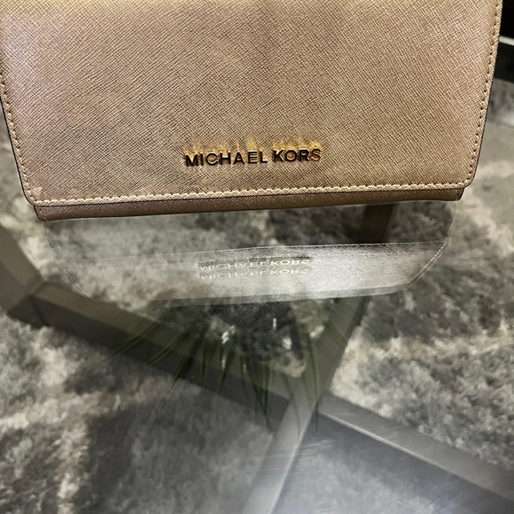 Michael Kors Metallic Gold Shoulder Bag - Picture 2 of 6
